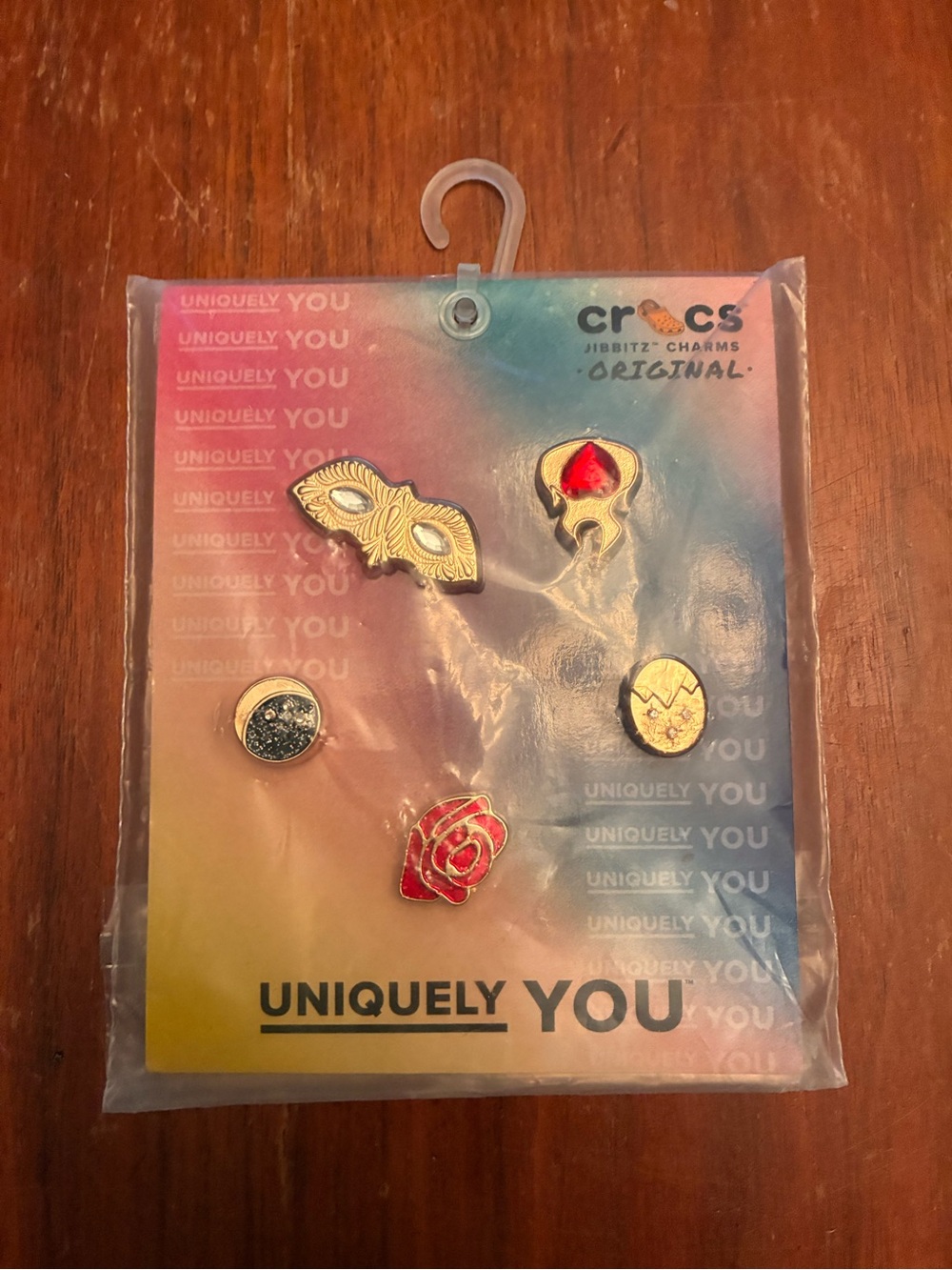 ACOTAR inspo Crocs Jibbitz Charm Set - Red & Gold Accents
